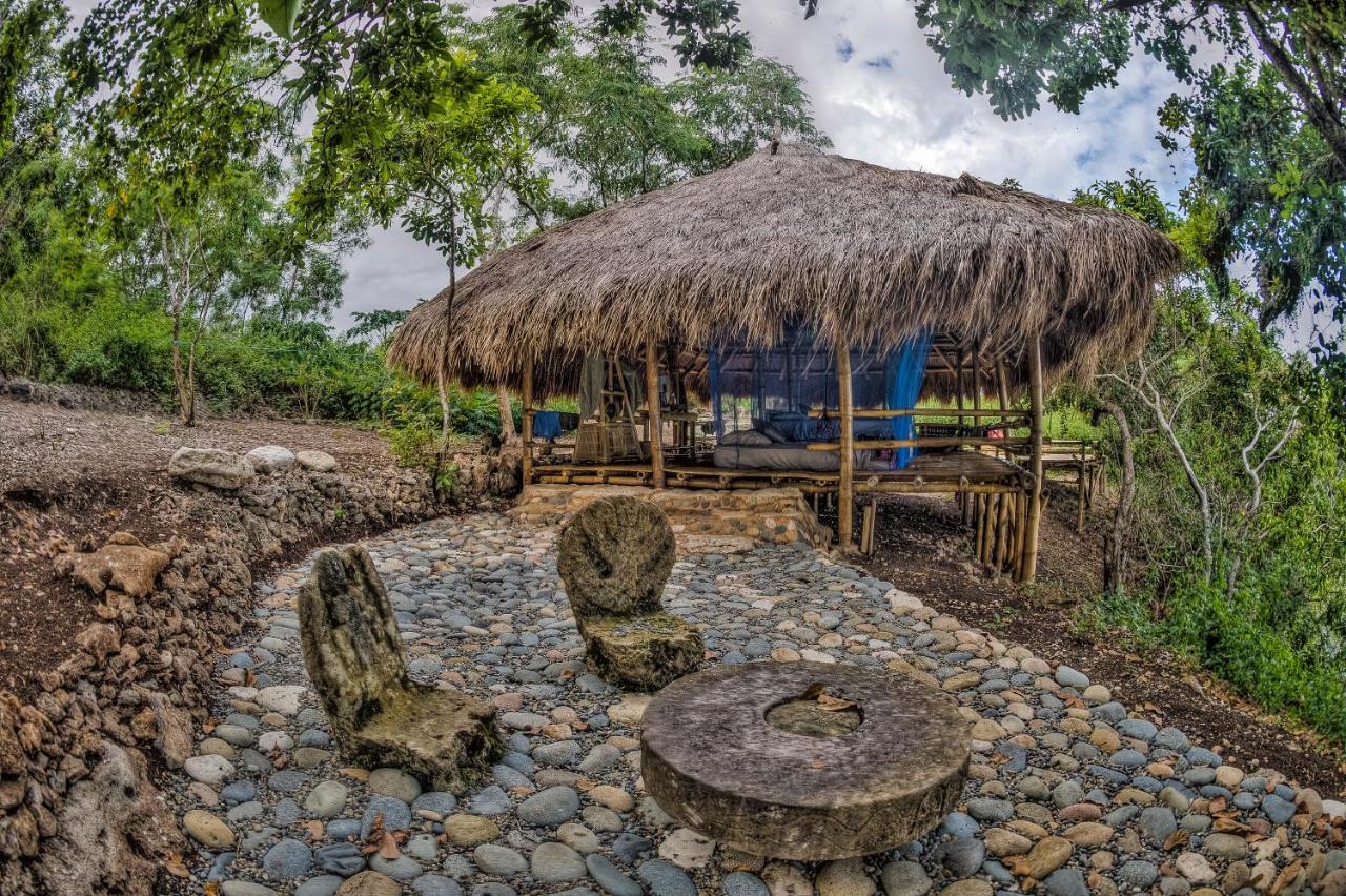 Ngalung Kalla Retreat Waikabubak Luaran gambar